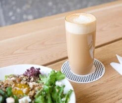 CHALO Prijswinnende Masala Chai Latte - Indische Vegan Chai - Zwarte Assam Thee - 25 Porties/ 300GR -Thee Promotie Winkel 1200x1013 1