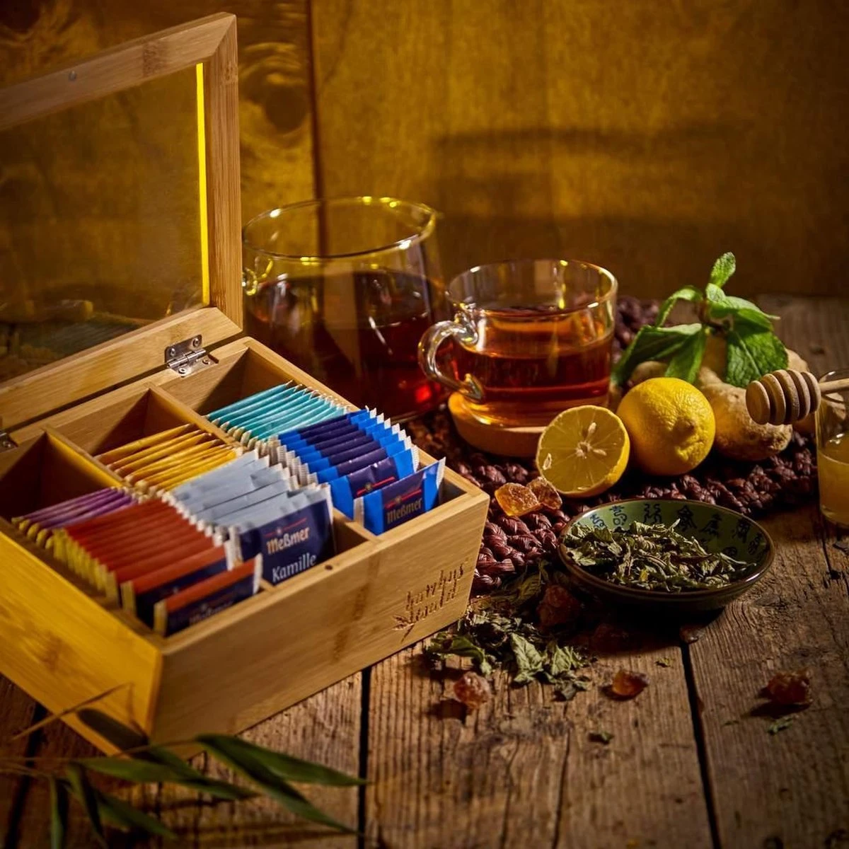 Bambuswald© Houten Theedoos Met 6 Vakken Gemaakt Van 100% Duurzame Bamboe 9 Bambuswald© Houten Theedoos Met 6 Vakken Gemaakt Van 100% Duurzame Bamboe - Afbeelding 9