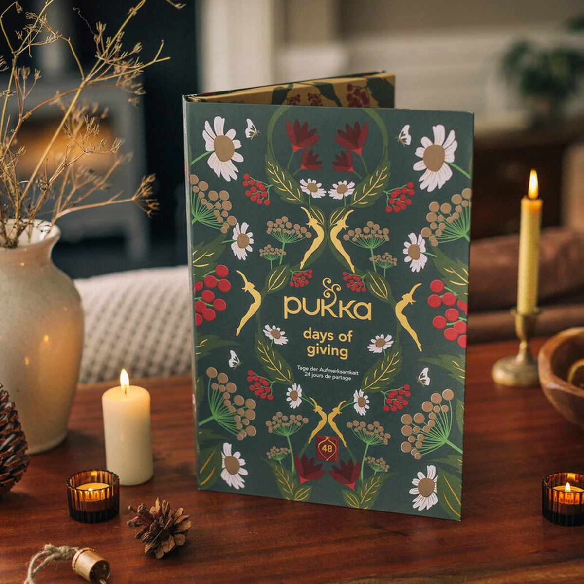 Pukka Thee Hardcover Biologische Kerst Adventskalender 2022, Perfect Als Kerstcadeau - 48 Zakjes - 1 Kalender 6 Pukka Thee Hardcover Biologische Kerst Adventskalender 2022, Perfect Als Kerstcadeau - 48 Zakjes - 1 Kalender - Afbeelding 6