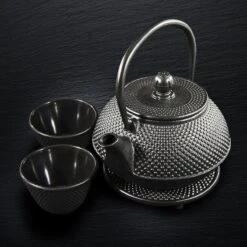 SakuraTea - Theepot Set - 4-delig - Gietijzer - Zwart - 0.8L - 2 Kopjes (100ml) -Thee Promotie Winkel 1200x1200 79