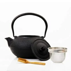 Lumaland - Thee Set - Theeservies - 1x Gietijzeren Theepot (1,4L), 1x Bamboe Doseerlepel, 1x Edelstalen Zeef -Thee Promotie Winkel 1200x1200 8