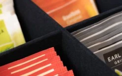 CasaLupo Theedoos Zwart 6-vaks - Met Fluweel - 43 X 9 Cm -Thee Promotie Winkel 1200x751 1