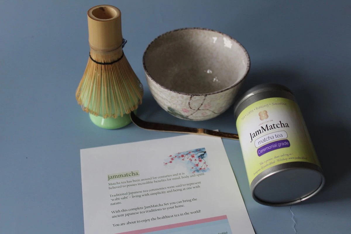 Premium Matcha Set - 5 Delige Matcha Cadeauset - Bamboo Klopper - Met Instructies - 100 Gram Matcha 6 Premium Matcha Set - 5 Delige Matcha Cadeauset - Bamboo Klopper - Met Instructies - 100 Gram Matcha - Afbeelding 6