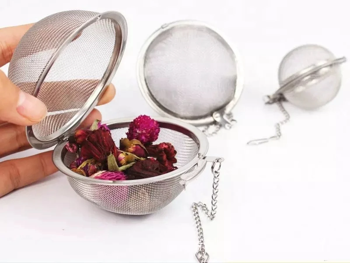 Kruidenei - Kruidenbuil - Kruidenfilter - Kruidenbol - Kruidenzeef - Filter Voor Kruiden - Thee Ei - Theezeef - 5,5CM Doorsnee 4 Kruidenei - Kruidenbuil - Kruidenfilter - Kruidenbol - Kruidenzeef - Filter Voor Kruiden - Thee Ei - Theezeef - 5,5CM Doorsnee - Afbeelding 4