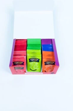 London Fruit & Herb Thee Assortiment – 80 Zakjes Thee, 10 Builtjes Met 8 Verschillende Smaken – Ideaal Cadeau Voor De Thee Liefhebber -Thee Promotie Winkel 791x1200